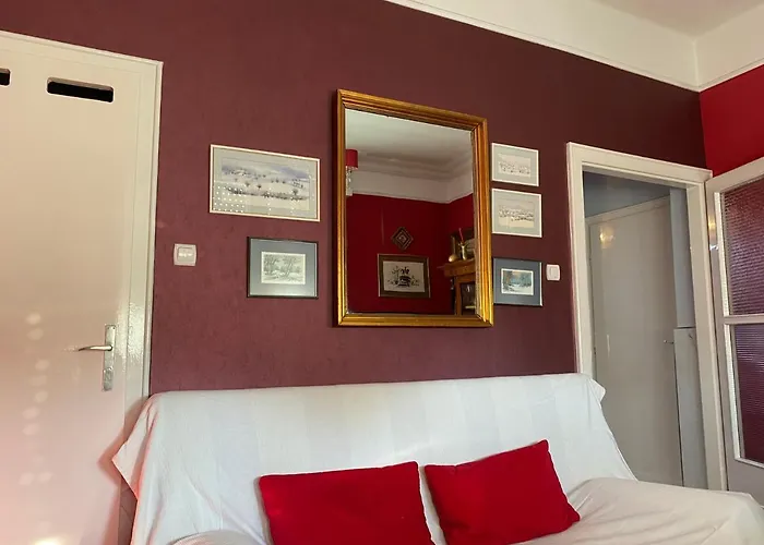 Lonyay Street Apartment